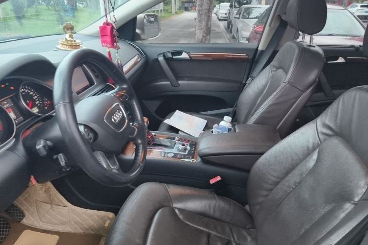 Used Audi Q7  Left Front Seat