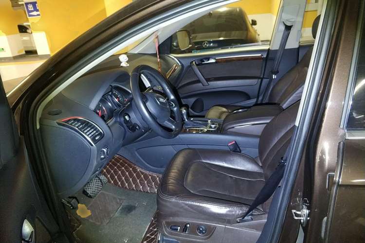 Used Audi Q7 2013 35 TFSI Technology Edition Left Front Seat