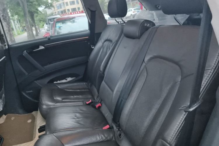 Used Audi Q7  Left Rear Seat