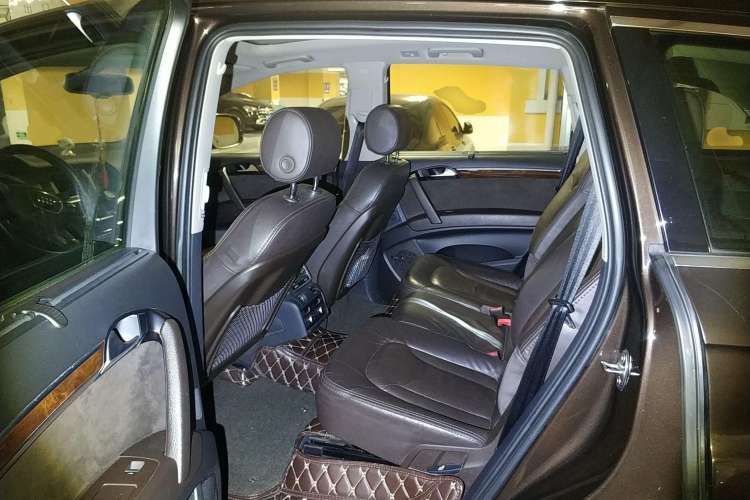 Used Audi Q7 2013 35 TFSI Technology Edition Left Rear Seat