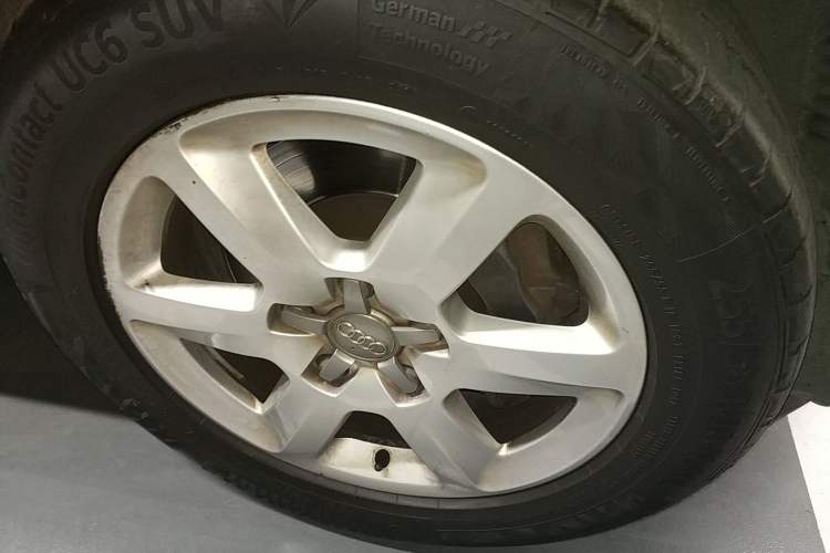 Used Audi Q7 2013 35 TFSI Technology Edition Right Front Wheel Hub