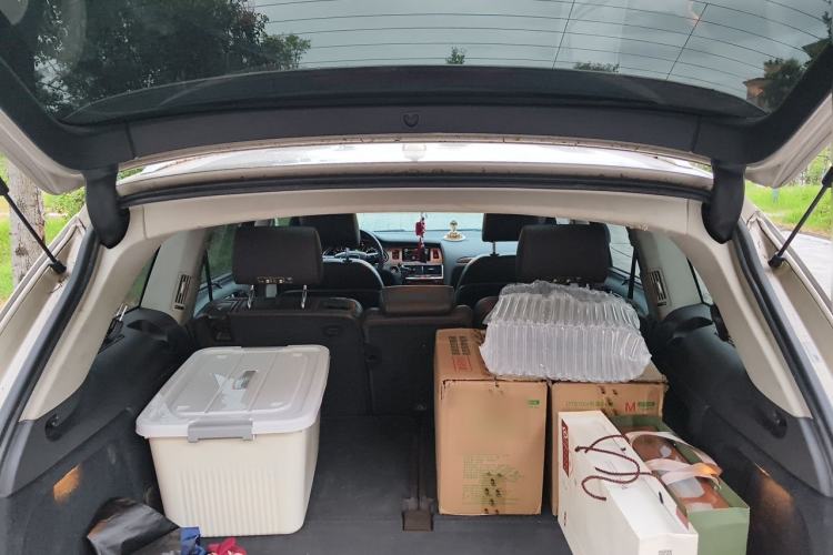 Used Audi Q7  Trunk