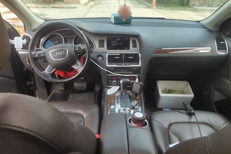 Used Audi Q7 2013 35 TFSI Technology Edition Center Console