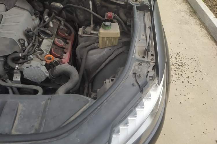 Used Audi Q7 2013 35 TFSI Technology Edition Engine Bay Left