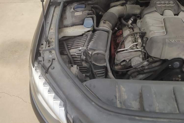 Used Audi Q7 2013 35 TFSI Technology Edition Engine Bay Right
