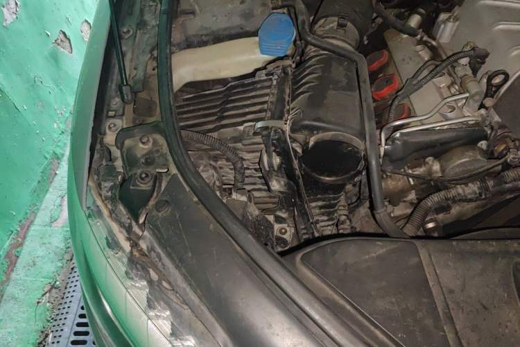 Used Audi Q7 2013 40 TFSI Comfort Edition Engine Bay Right
