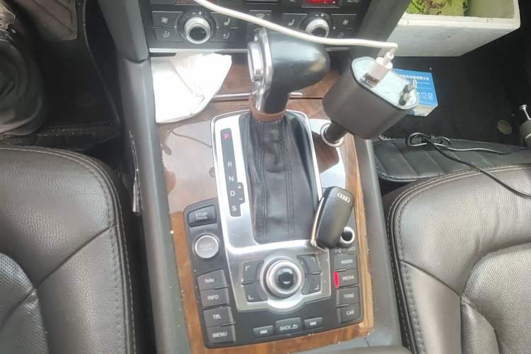 Used Audi Q7 2013 35 TFSI Technology Edition Gear Lever