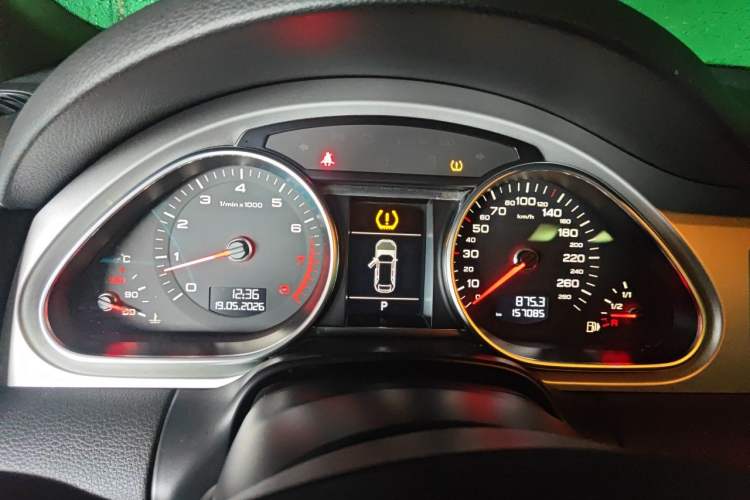 Used Audi Q7 2013 40 TFSI Comfort Edition Instrument Cluster