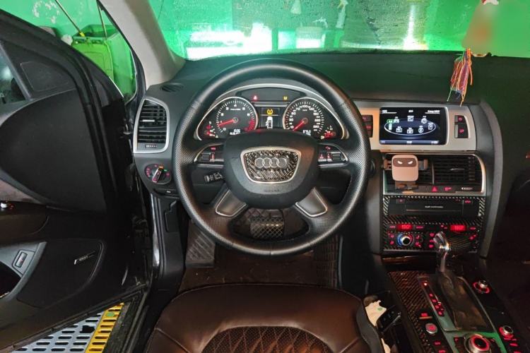 Used Audi Q7 2013 40 TFSI Comfort Edition Steering Wheel
