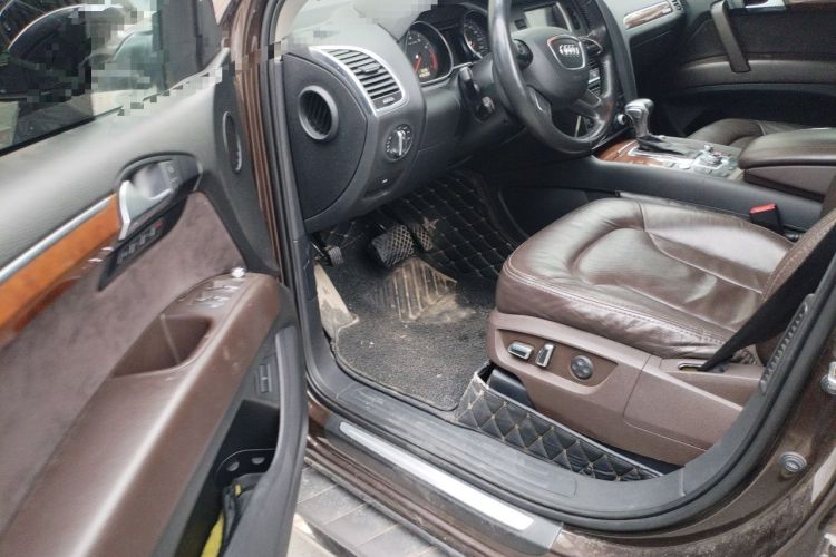 Used Audi Q7 2013 35 TFSI Ambition Edition Driver Seat