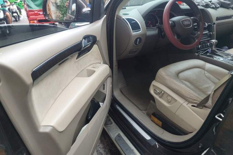Used Audi Q7 2013 35 TFSI Technology Edition Driver Seat