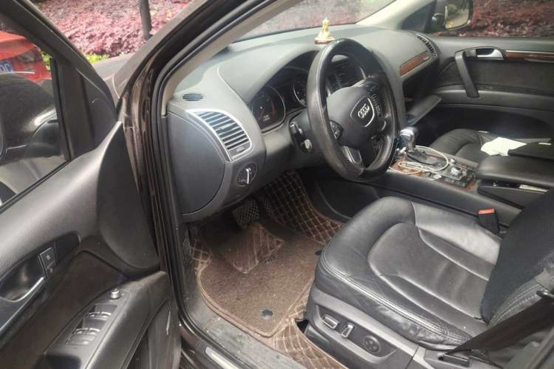 Used Audi Q7 2013 35 TFSI Ambition Edition Driver Seat