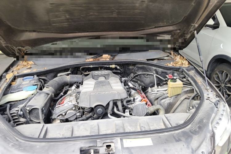 Used Audi Q7 2013 35 TFSI Comfort Model Engine Bay