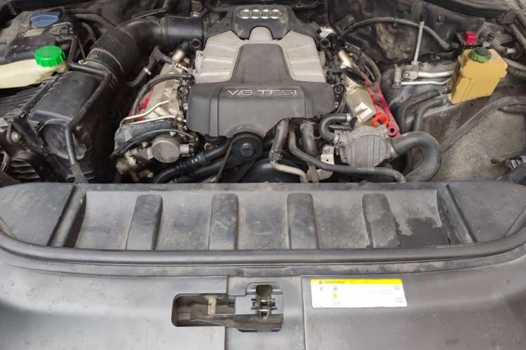 Used Audi Q7 2013 35 TFSI Technology Edition Engine Bay