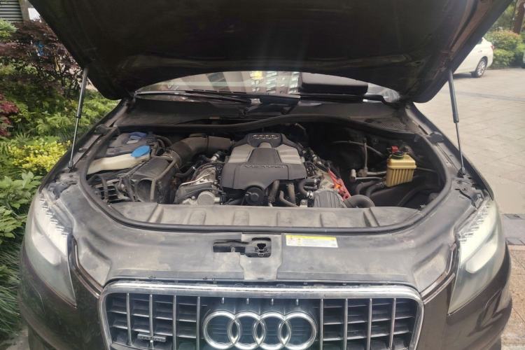 Used Audi Q7 2013 35 TFSI Ambition Edition Engine Bay