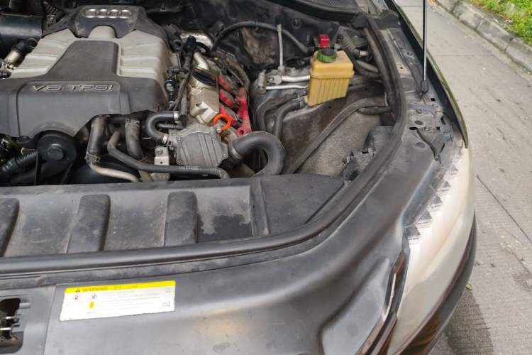 Used Audi Q7 2013 35 TFSI Technology Edition Engine Bay Left