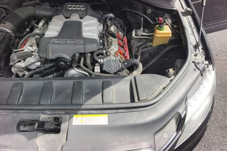 Used Audi Q7 2013 35 TFSI Technology Edition Engine Bay Left