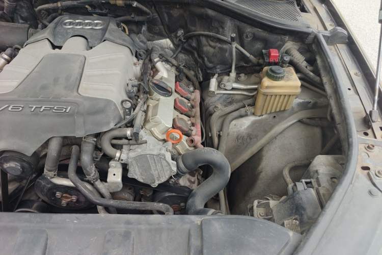 Used Audi Q7 2013 35 TFSI Ambition Edition Engine Bay Left