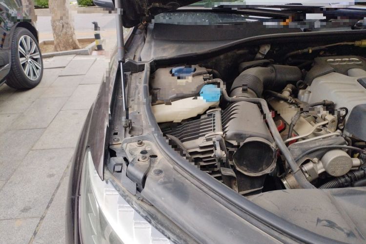 Used Audi Q7 2013 35 TFSI Ambition Edition Engine Bay Right