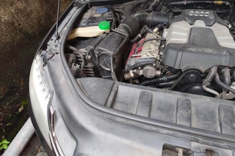 Used Audi Q7 2013 35 TFSI Technology Edition Engine Bay Right