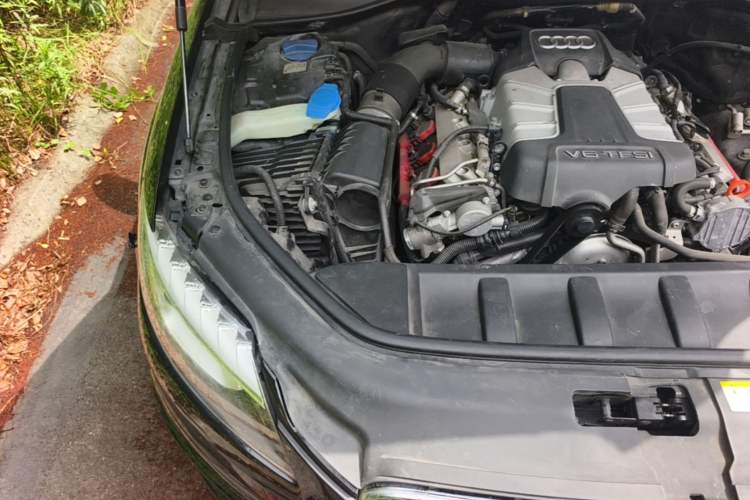 Used Audi Q7 2013 35 TFSI Technology Edition Engine Bay Right