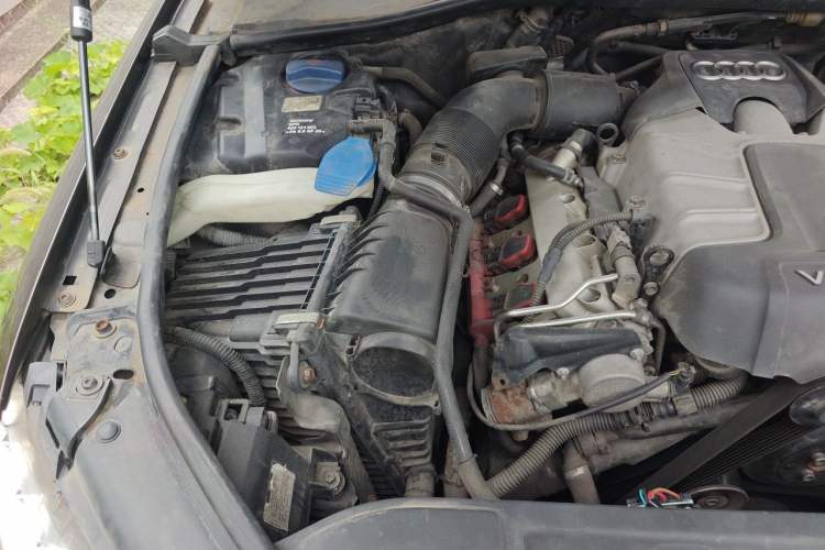Used Audi Q7 2013 35 TFSI Ambition Edition Engine Bay Right