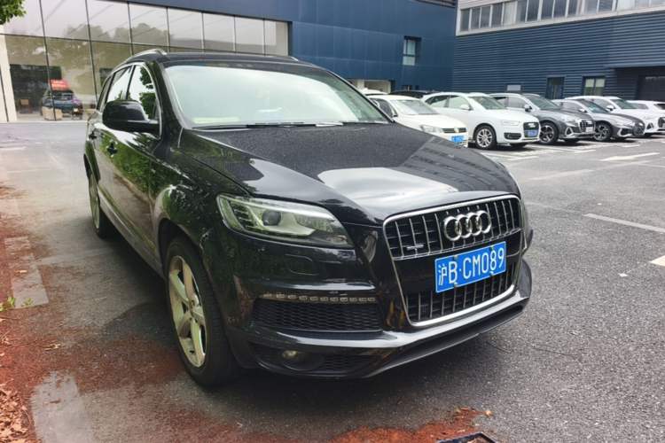 Used Audi Q7 2013 35 TFSI Technology Edition Front Right 45 Deg