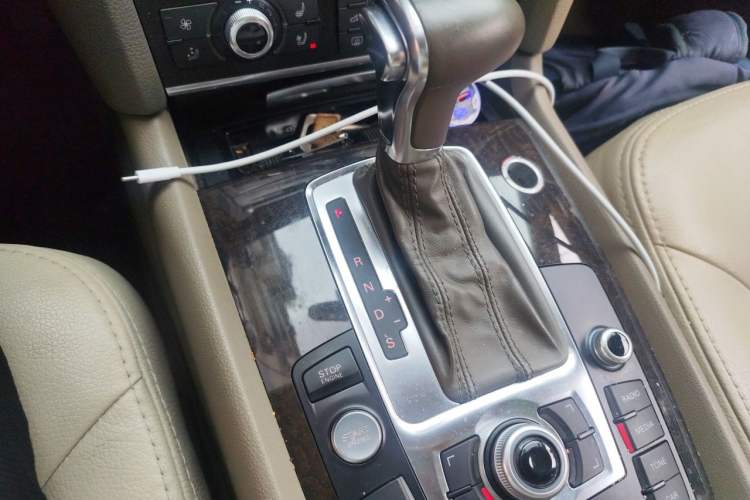 Used Audi Q7 2013 35 TFSI Technology Edition Gear Lever