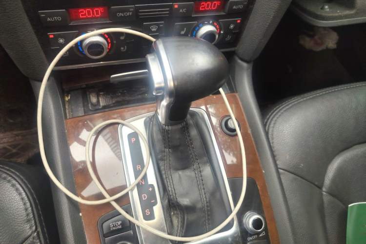 Used Audi Q7 2013 35 TFSI Ambition Edition Gear Lever