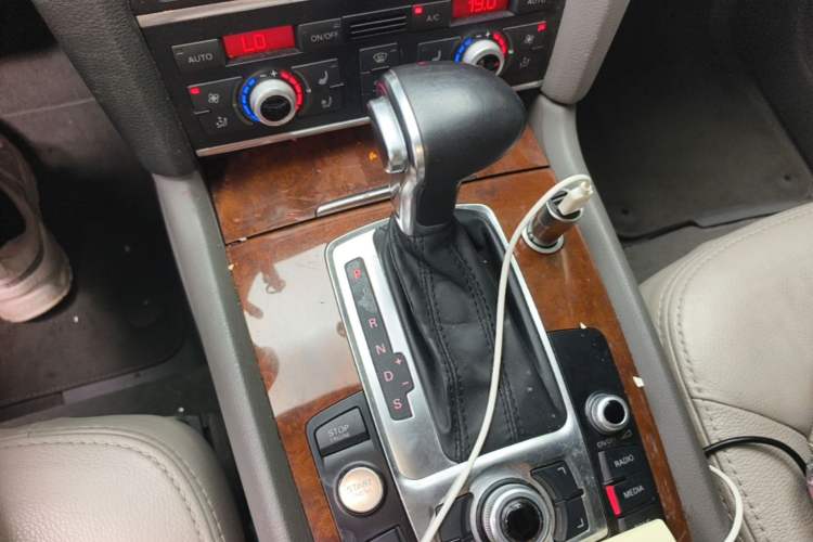 Used Audi Q7 2013 35 TFSI Technology Edition Gear Lever