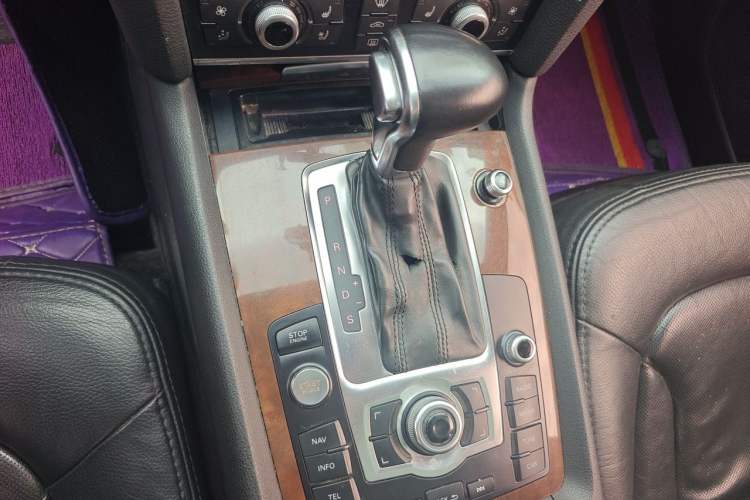 Used Audi Q7 2013 35 TFSI Ambition Edition Gear Lever