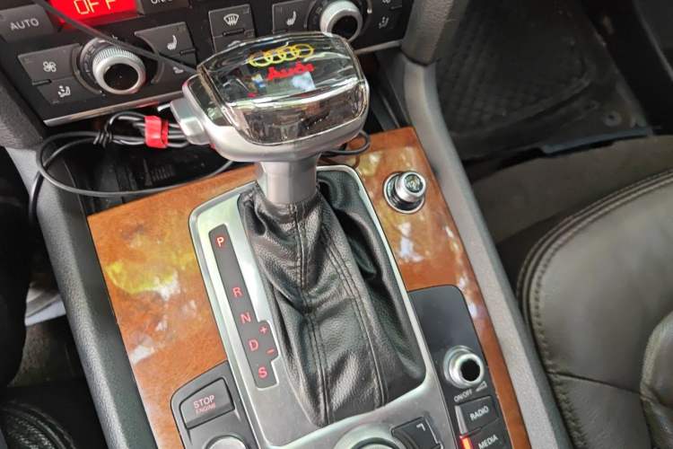 Used Audi Q7  Gear Lever
