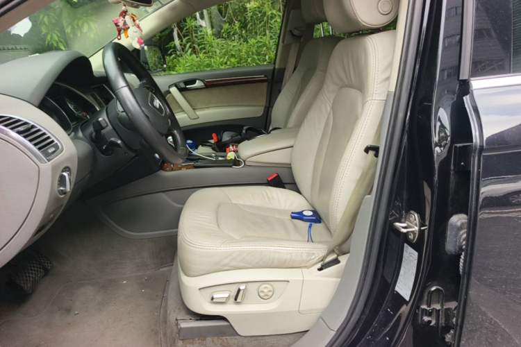 Used Audi Q7 2013 35 TFSI Technology Edition Left Front Seat