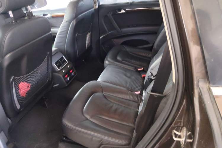 Used Audi Q7 2013 35 TFSI Comfort Model Left Rear Seat