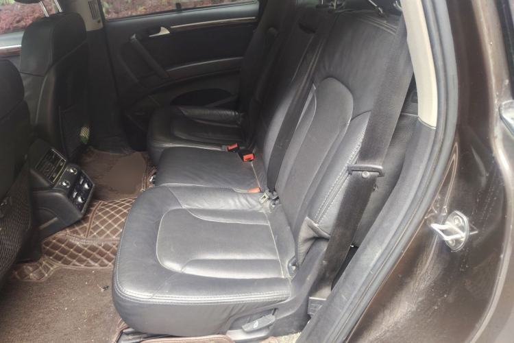 Used Audi Q7 2013 35 TFSI Ambition Edition Left Rear Seat