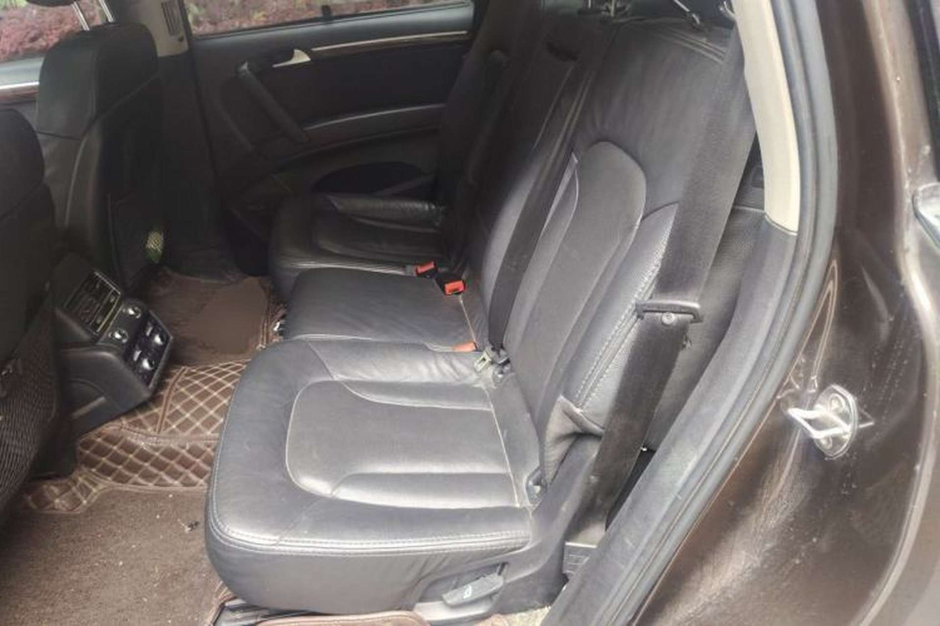 Used Audi Q7 2013 35 TFSI Ambition Edition Left Rear Seat