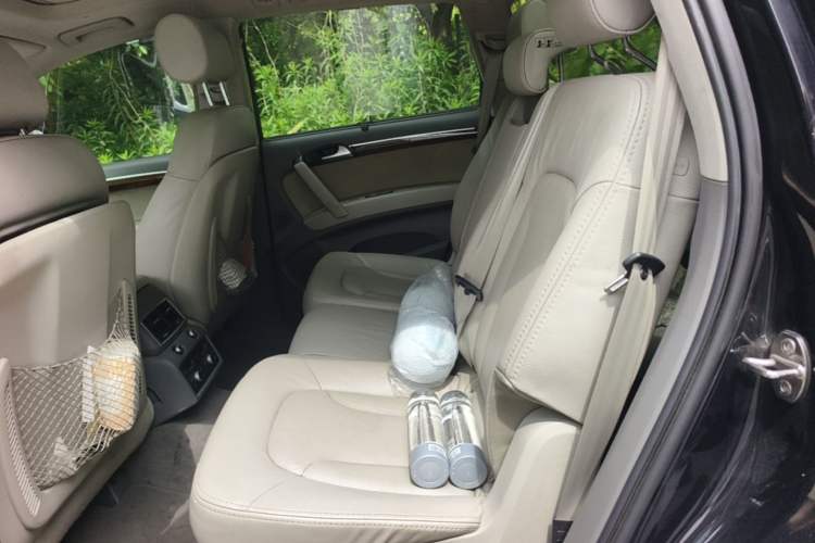 Used Audi Q7 2013 35 TFSI Technology Edition Left Rear Seat