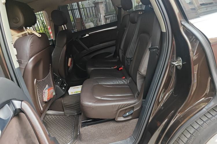 Used Audi Q7  Left Rear Seat