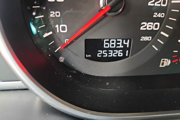 Used Audi Q7  Odometer Close Up