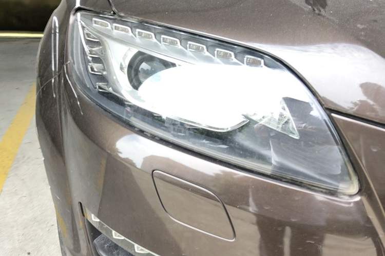 Used Audi Q7 2013 35 TFSI Comfort Model Right Front Headlight