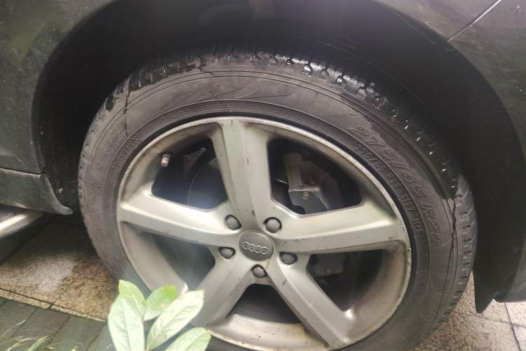 Used Audi Q7 2013 35 TFSI Ambition Edition Right Front Wheel Hub