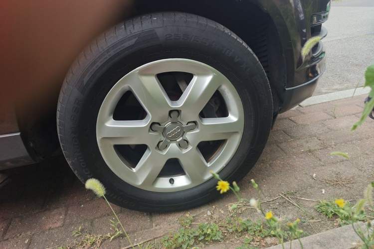 Used Audi Q7 2013 35 TFSI Ambition Edition Right Front Wheel Hub