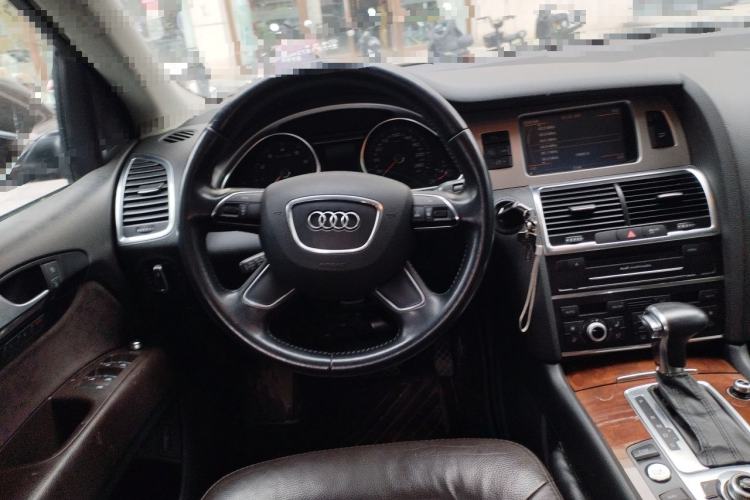 Used Audi Q7 2013 35 TFSI Ambition Edition Steering Wheel