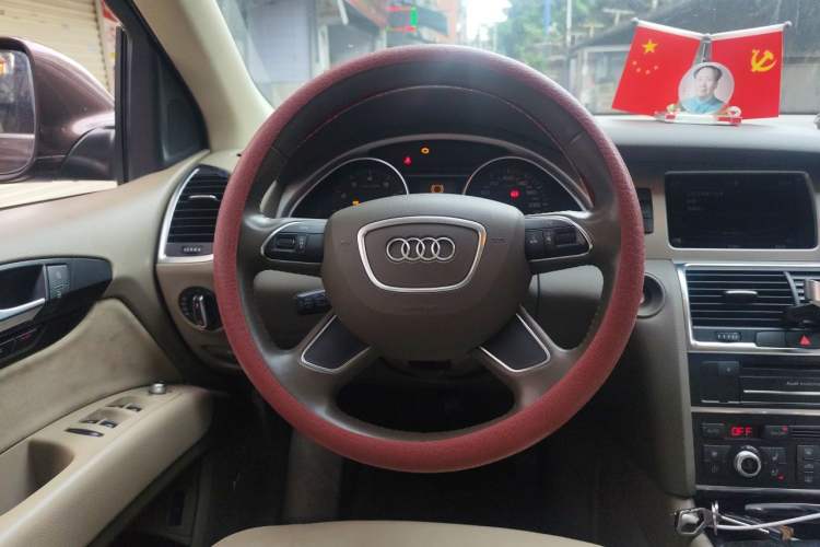 Used Audi Q7 2013 35 TFSI Technology Edition Steering Wheel