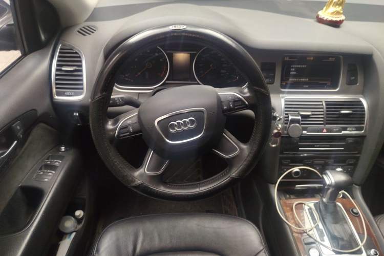 Used Audi Q7 2013 35 TFSI Ambition Edition Steering Wheel