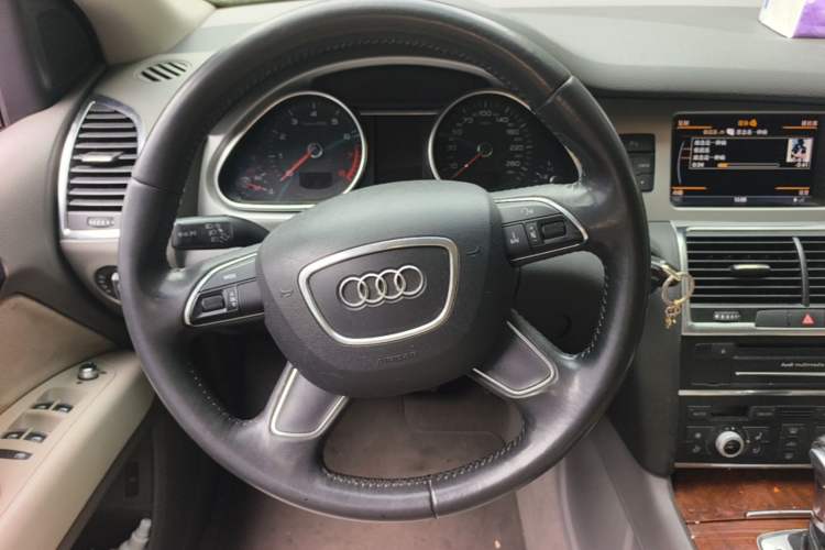 Used Audi Q7 2013 35 TFSI Technology Edition Steering Wheel
