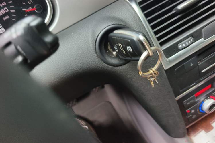 Used Audi Q7 2013 35 TFSI Technology Edition Vehicle Key