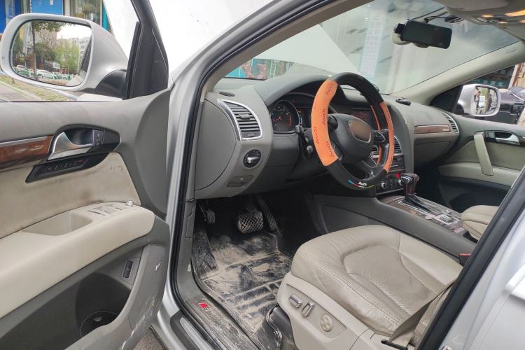 Used Audi Q7 2013 35 TFSI Technology Edition Driver Seat