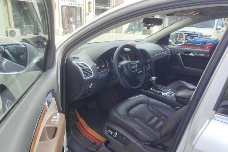 Used Audi Q7  Driver Seat