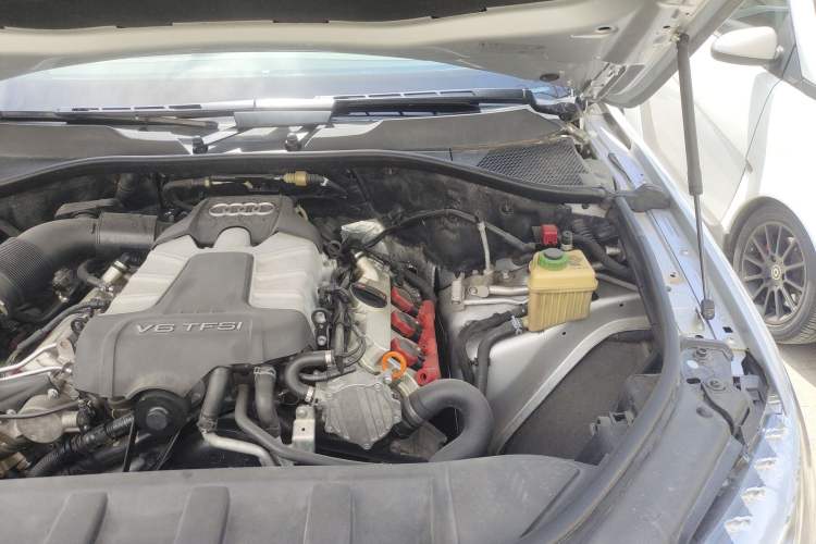 Used Audi Q7  Engine Bay Left
